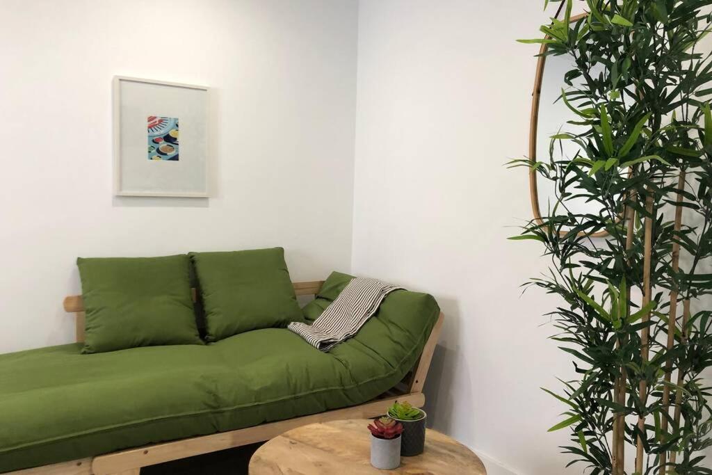 M3 Terrace. Cool Apartment 15 Min Center By Metro Esplugues de Llobregat Esterno foto