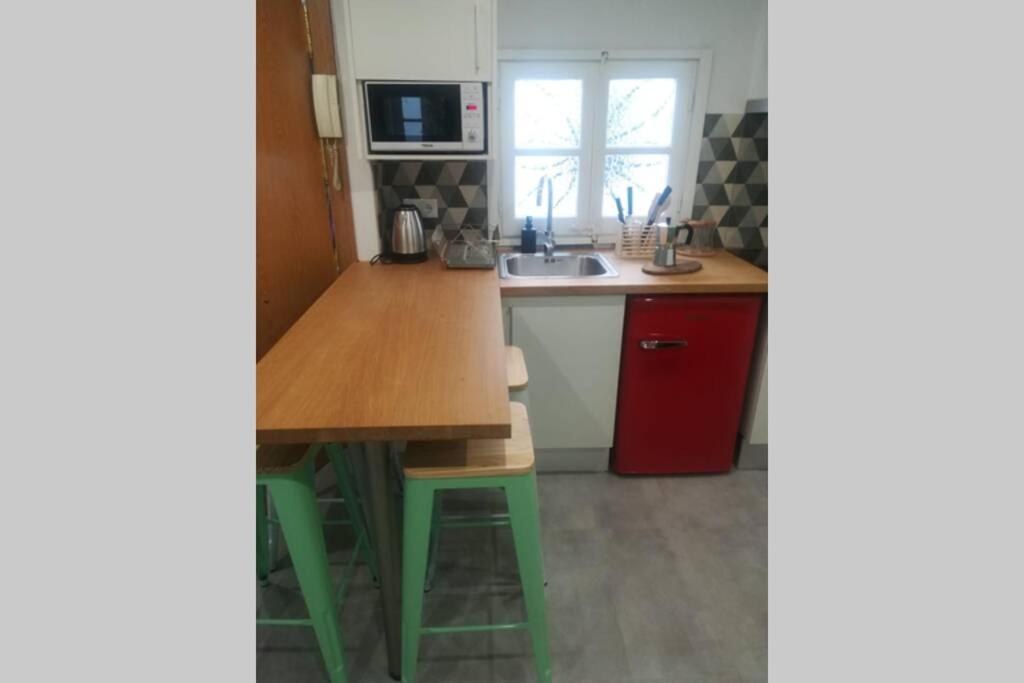 M3 Terrace. Cool Apartment 15 Min Center By Metro Esplugues de Llobregat Esterno foto