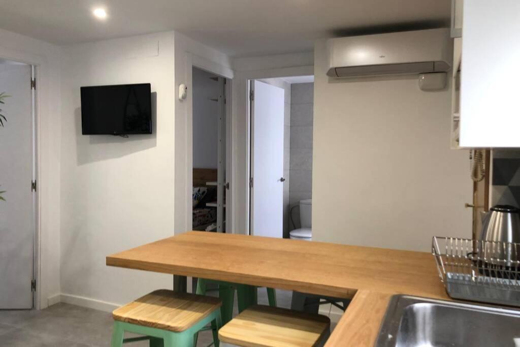 M3 Terrace. Cool Apartment 15 Min Center By Metro Esplugues de Llobregat Esterno foto