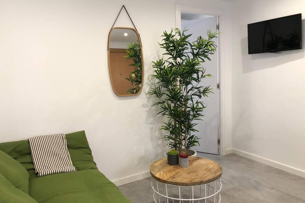 M3 Terrace. Cool Apartment 15 Min Center By Metro Esplugues de Llobregat Esterno foto